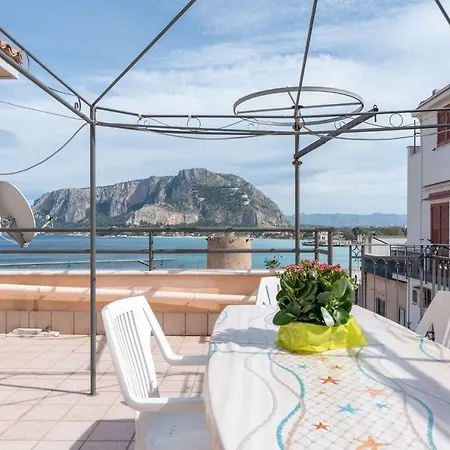 Apartment La Terrazza Sul Mare Casa Vacanze *